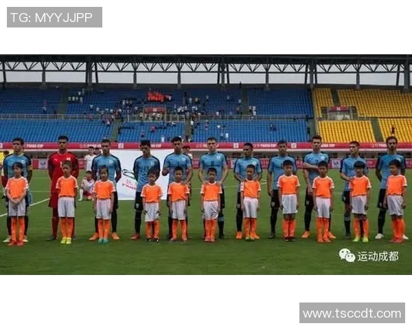 参与足球球星抽奖活动赢取珍贵纪念品与限量签名足球礼包