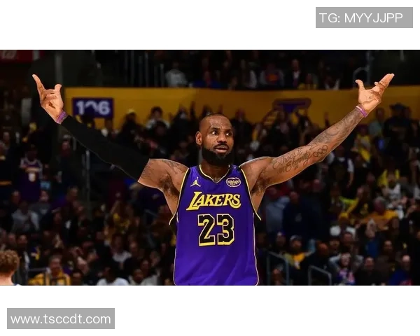 足球巨星公开发声质疑詹姆斯场外影响引发热议